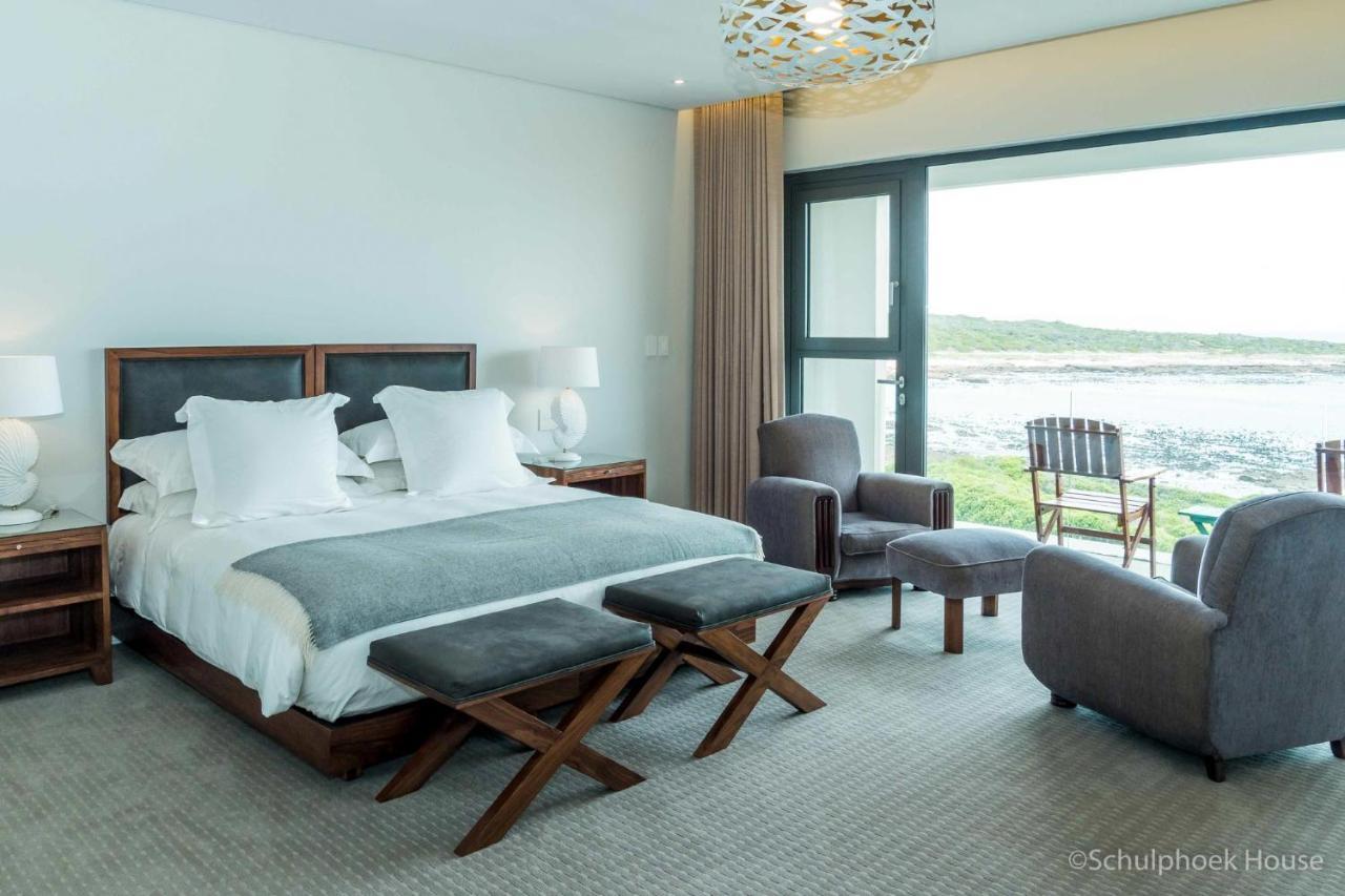Schulphoek Seafront House Hermanus Luaran gambar A bedroom at the hotel